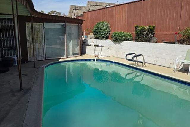 11908 Daleside Avenue, Hawthorne, CA 90250 — photo 7 of 8