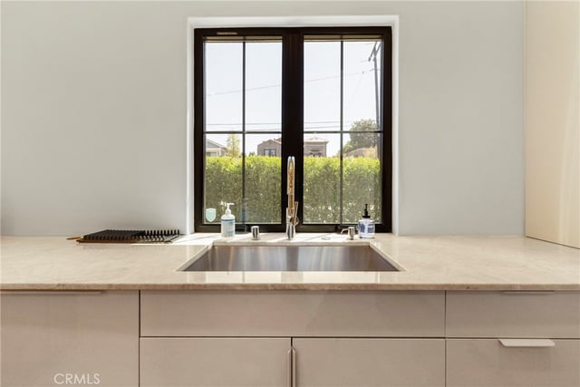 1102 W 6th, San Pedro, CA 90731 — photo 27 of 57