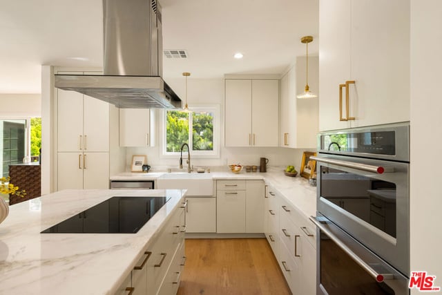 3141 E La Suvida Drive, Los Angeles, CA 90068 — photo 11 of 48