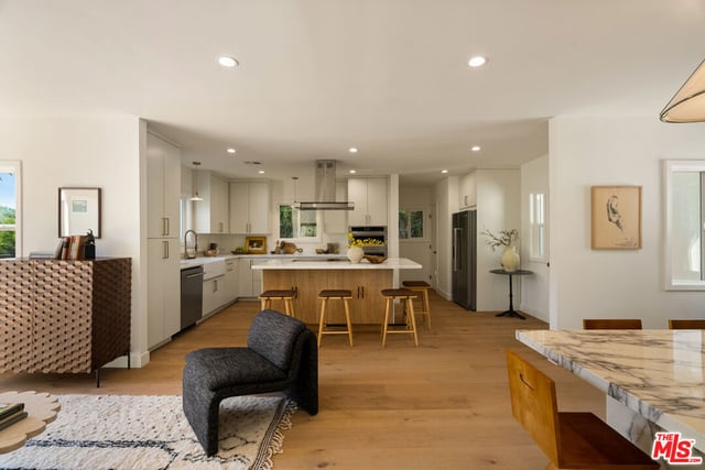 3141 E La Suvida Drive, Los Angeles, CA 90068 — photo 12 of 48