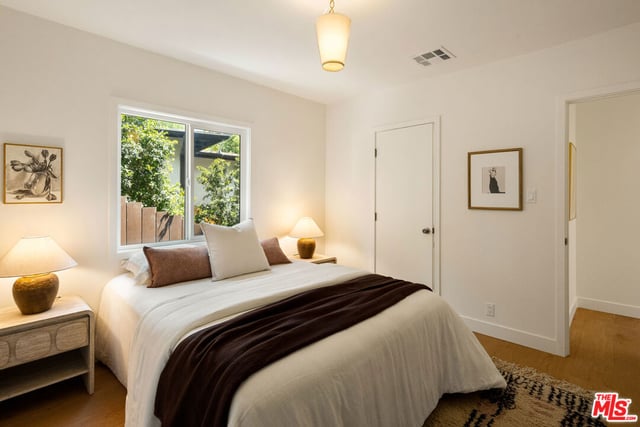 3141 E La Suvida Drive, Los Angeles, CA 90068 — photo 28 of 48