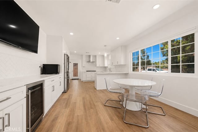 20800 Chatsworth Street, Chatsworth, CA 91311 — photo 5 of 42