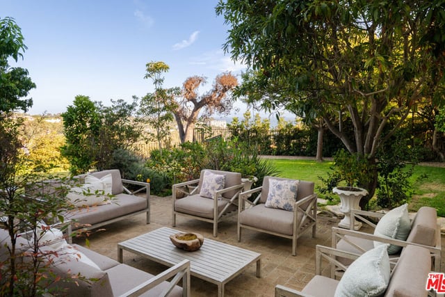 528 Chautauqua Boulevard, Los Angeles, CA 90272 — photo 16 of 17