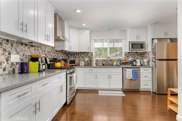 17058 Midwood Dr., Granada Hills, CA 91344 — photo 8 of 31
