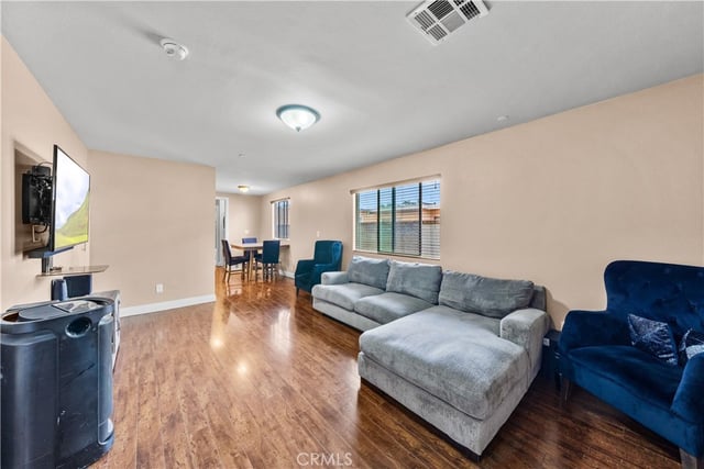 1404 E 110th, Los Angeles, CA 90059 — photo 3 of 28
