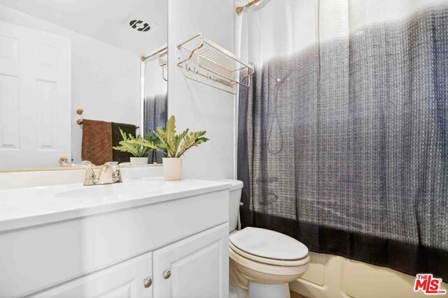 27706 Haxton Drive, Santa Clarita, CA 91351 — photo 10 of 21