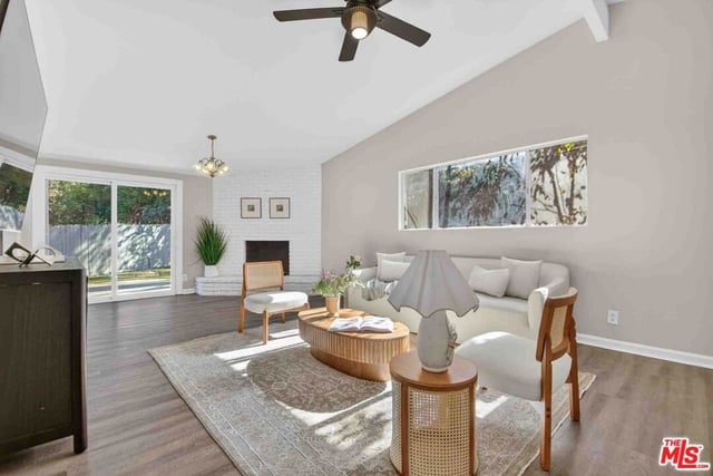 27706 Haxton Drive, Santa Clarita, CA 91351 — photo 3 of 21