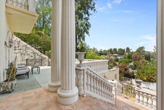 5369 Medina Road, Woodland Hills, CA 91364 — photo 4 of 72