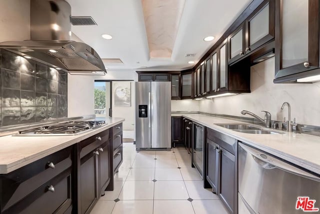 801 Ocean Avenue 206, Santa Monica, CA 90403 — photo 10 of 35