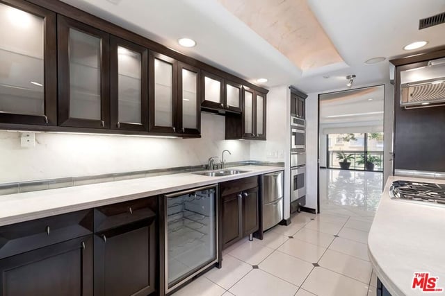 801 Ocean Avenue 206, Santa Monica, CA 90403 — photo 16 of 35