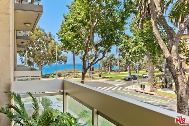801 Ocean Avenue 206, Santa Monica, CA 90403 — photo 7 of 35