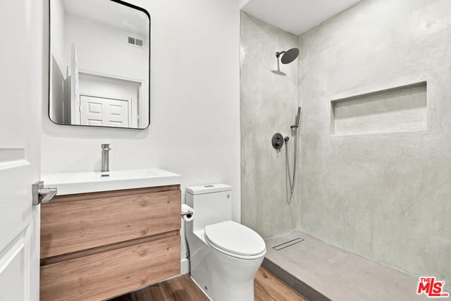 9400 Aqueduct Avenue, Los Angeles, CA 91343 — photo 13 of 31