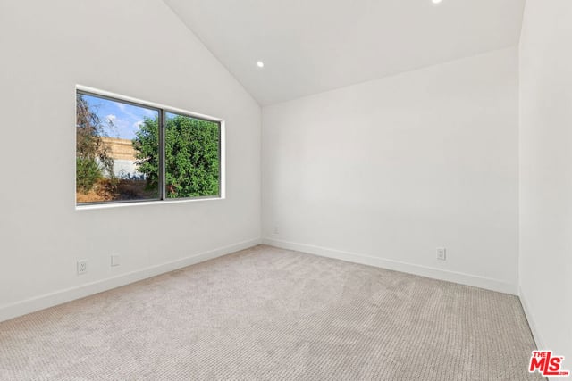 9400 Aqueduct Avenue, Los Angeles, CA 91343 — photo 17 of 31