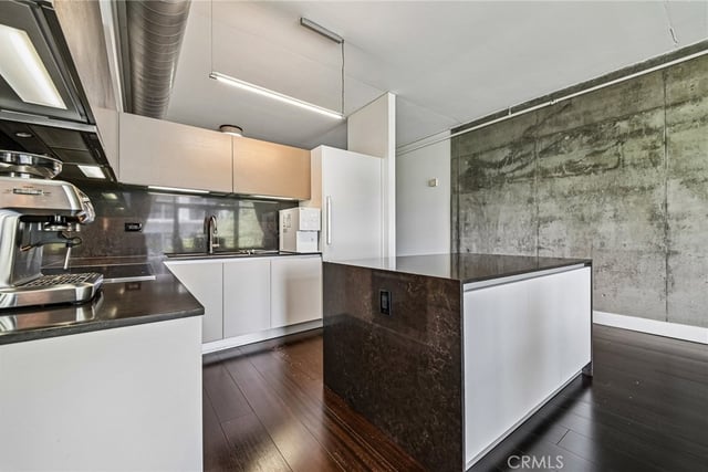 1111 S Grand Avenue 515, Los Angeles, CA 90015 — photo 15 of 50