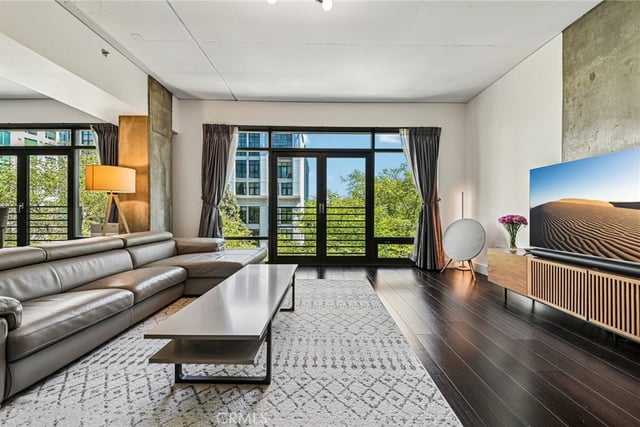 1111 S Grand Avenue 515, Los Angeles, CA 90015 — photo 3 of 50
