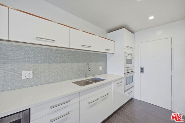1121 N Olive Drive 302, West Hollywood, CA 90069 — photo 15 of 34