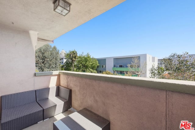 1121 N Olive Drive 302, West Hollywood, CA 90069 — photo 4 of 34