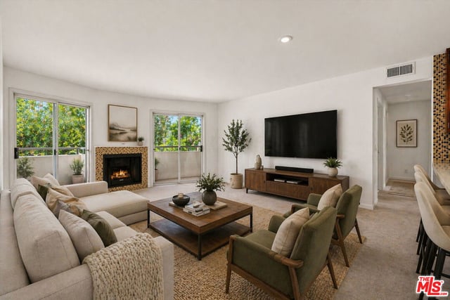 4702 Fulton Avenue 202, Sherman Oaks, CA 91423 — photo 3 of 22