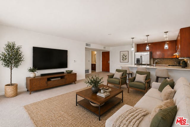 4702 Fulton Avenue 202, Sherman Oaks, CA 91423 — photo 5 of 22