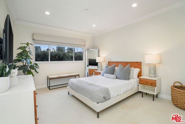 125 Montana Avenue 204, Santa Monica, CA 90403 — photo 11 of 17