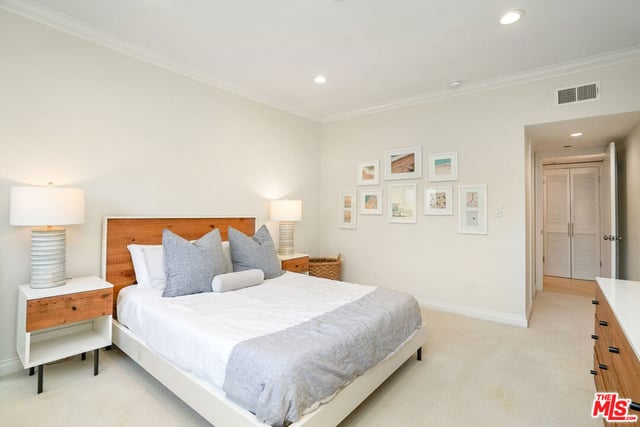 125 Montana Avenue 204, Santa Monica, CA 90403 — photo 13 of 17