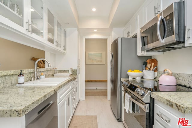 125 Montana Avenue 204, Santa Monica, CA 90403 — photo 8 of 17