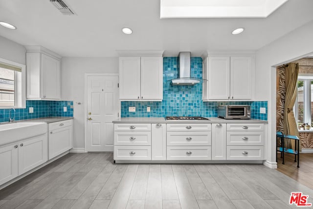 6015 Topeka Drive, Tarzana, CA 91356 — photo 12 of 33