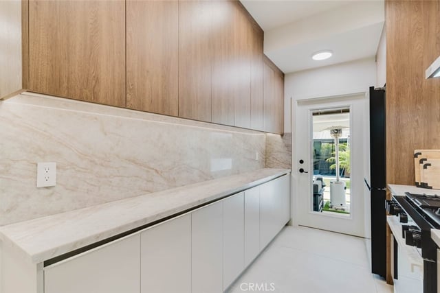 10414 Tiara Street, North Hollywood, CA 91601 — photo 13 of 39