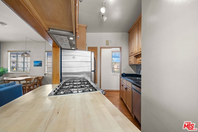 3121 W 3rd Street, Los Angeles, CA 90020 — photo 30 of 37