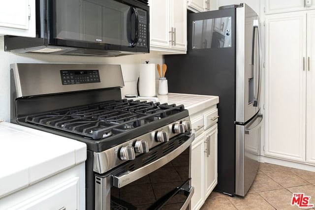 630 Kingswood Lane A, Simi Valley, CA 93065 — photo 38 of 50