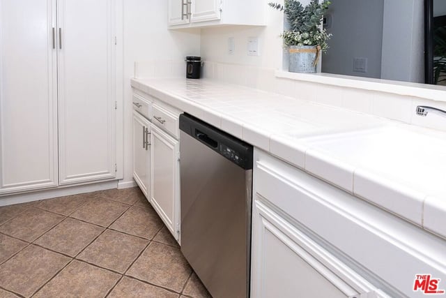 630 Kingswood Lane A, Simi Valley, CA 93065 — photo 39 of 50