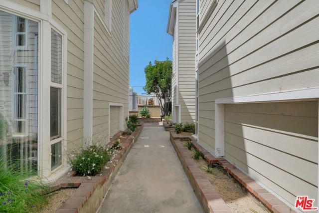 1717 Stoner Avenue 105, Los Angeles, CA 90025 — photo 45 of 47