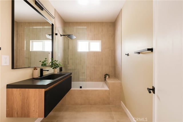 5334 Chesley Avenue, Los Angeles, CA 90043 — photo 9 of 26