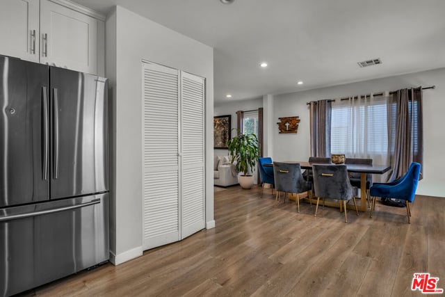 6729 Ensign Avenue, Los Angeles, CA 91606 — photo 10 of 33