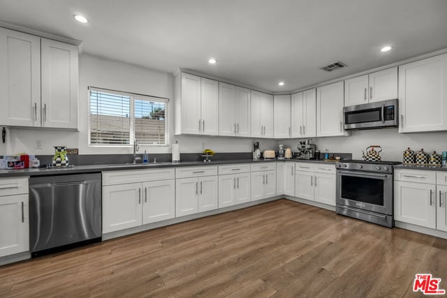 6729 Ensign Avenue, Los Angeles, CA 91606 — photo 8 of 33