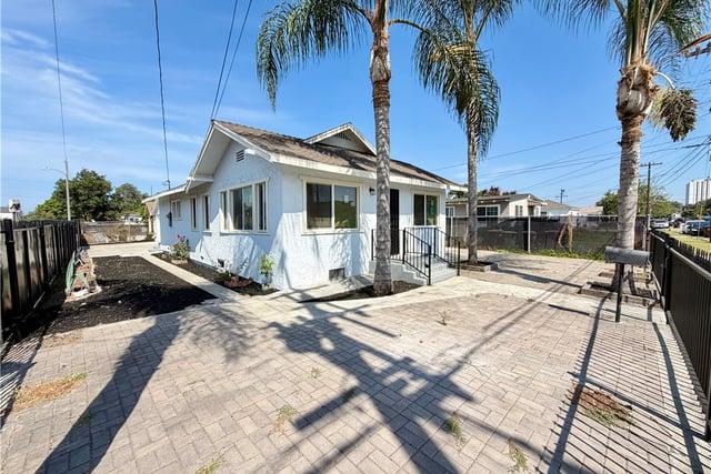 1115 S Acacia, Compton, CA 90220 — photo 6 of 20