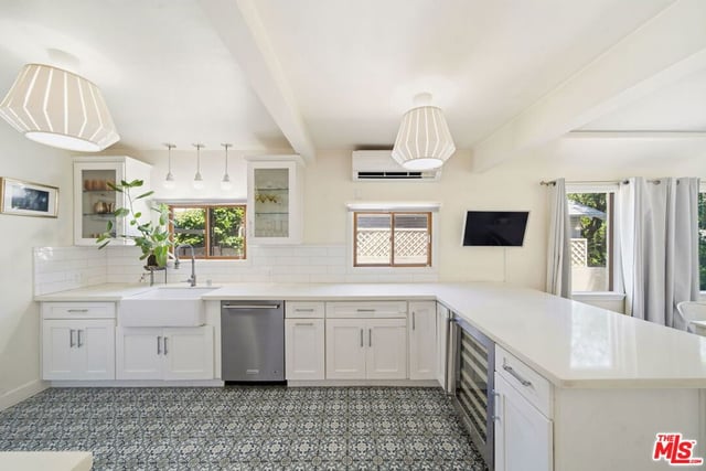 9051 Dicks Street, West Hollywood, CA 90069 — photo 19 of 74