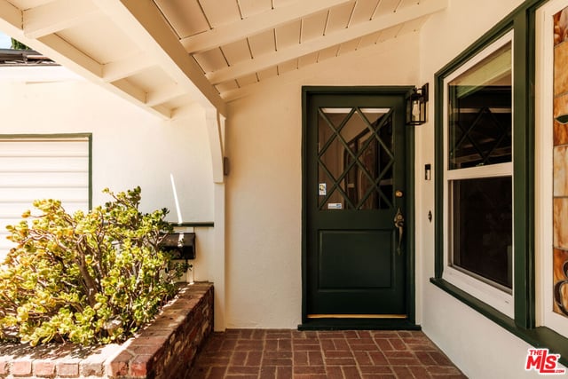 5640 Greenbush Avenue, Los Angeles, CA 91401 — photo 4 of 31