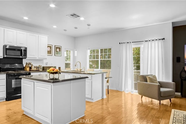 13897 Eldridge, Sylmar, CA 91342 — photo 15 of 59