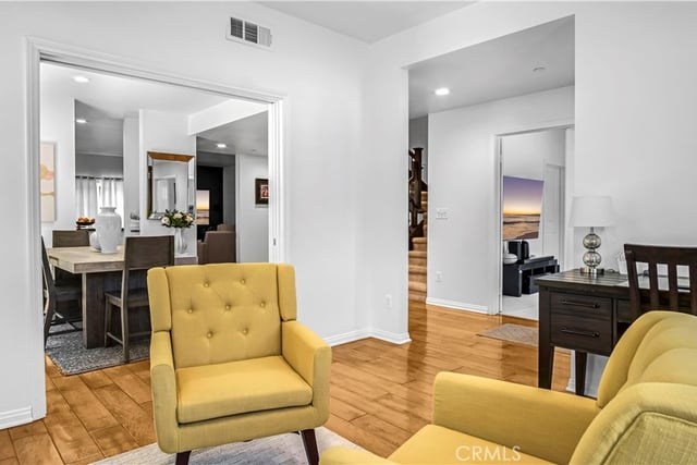 13897 Eldridge, Sylmar, CA 91342 — photo 4 of 59