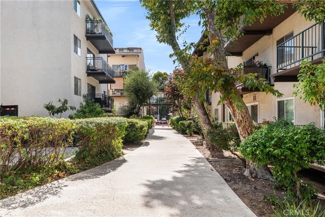 5460 White Oak Avenue G307, Encino, CA 91316 — photo 32 of 35
