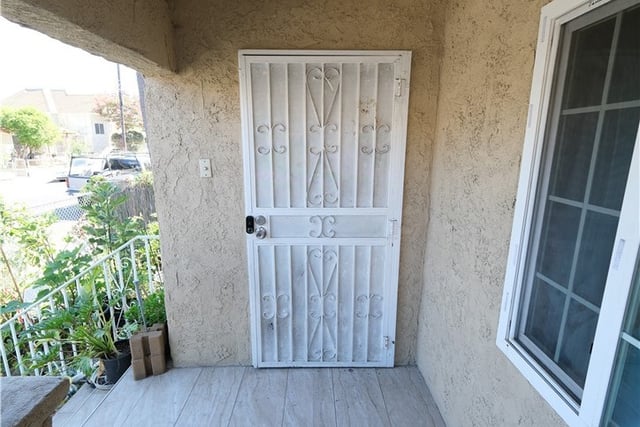 953 S Hollins Street, Los Angeles, CA 90023 — photo 5 of 40