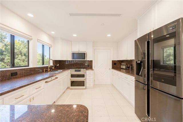 1864 Arvin Drive, Glendale, CA 91208 — photo 14 of 43
