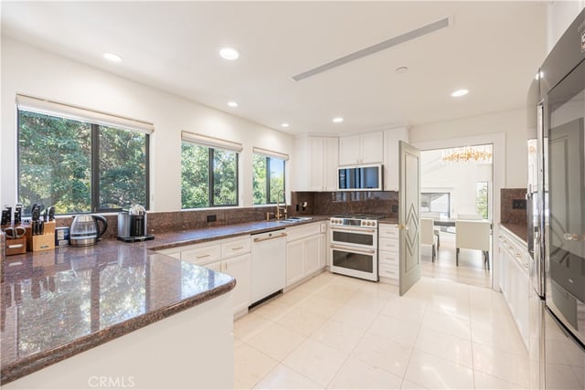 1864 Arvin Drive, Glendale, CA 91208 — photo 15 of 43