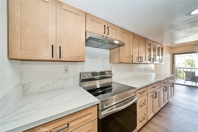 605 Redondo Avenue 203, Long Beach, CA 90814 — photo 14 of 34