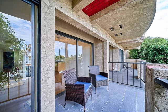 605 Redondo Avenue 203, Long Beach, CA 90814 — photo 8 of 34