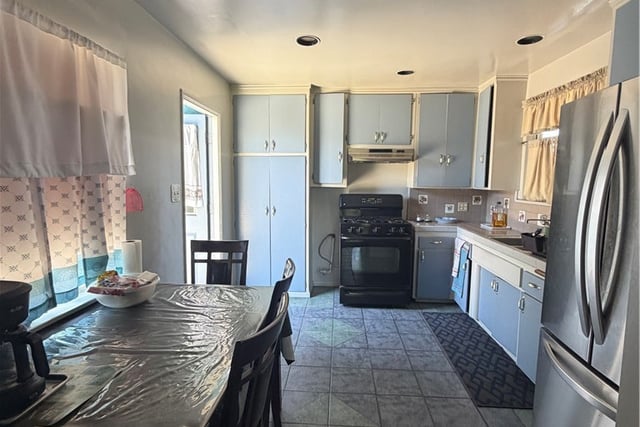 10445 Rose Hedge Drive, Whittier, CA 90606 — photo 11 of 21