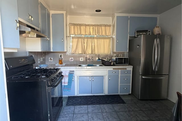 10445 Rose Hedge Drive, Whittier, CA 90606 — photo 12 of 21
