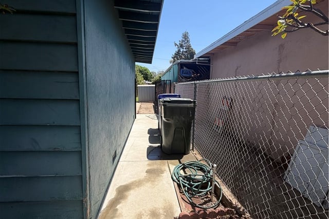 10445 Rose Hedge Drive, Whittier, CA 90606 — photo 18 of 21