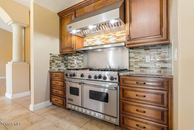 798 S Ventura Street, Fillmore, CA 93015 — photo 11 of 40